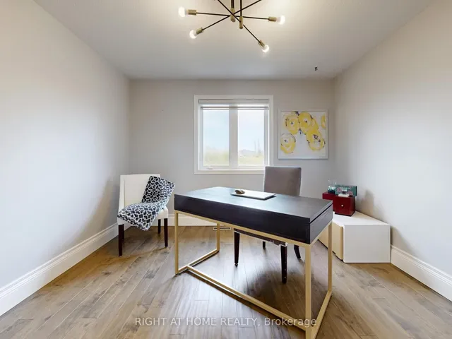 Additional image 27 of 1504 Pinery Cres