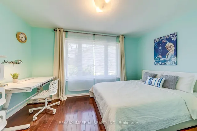 Additional image 26 of 2048 Devon Rd