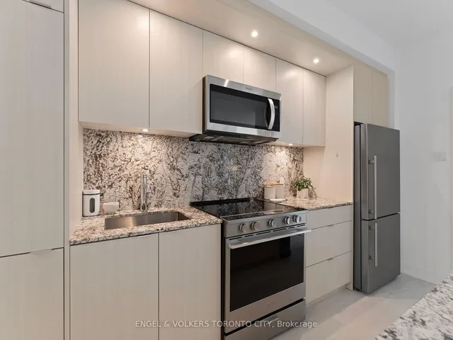 Additional image 11 of 30 Inn On The Park Dr Unit 221