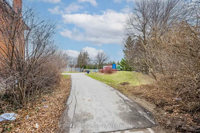 Additional image 31 of 36 Tanager Sq