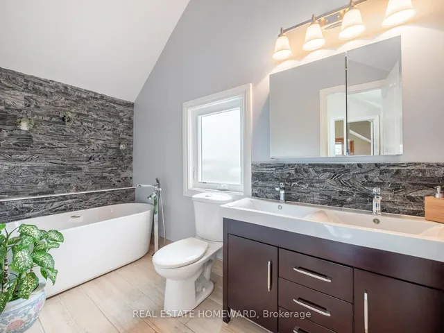 Additional image 19 of 1941 Queen St Unit 301