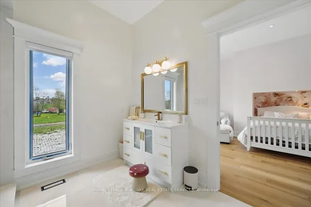 Additional image 29 of 9256 First Line