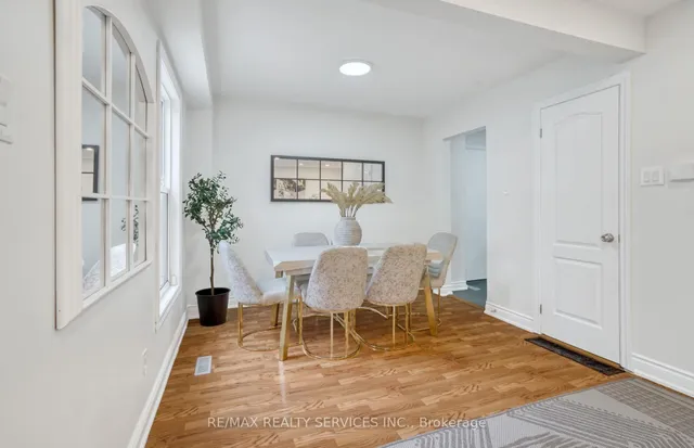 Additional image 12 of 8 Luminous Crt