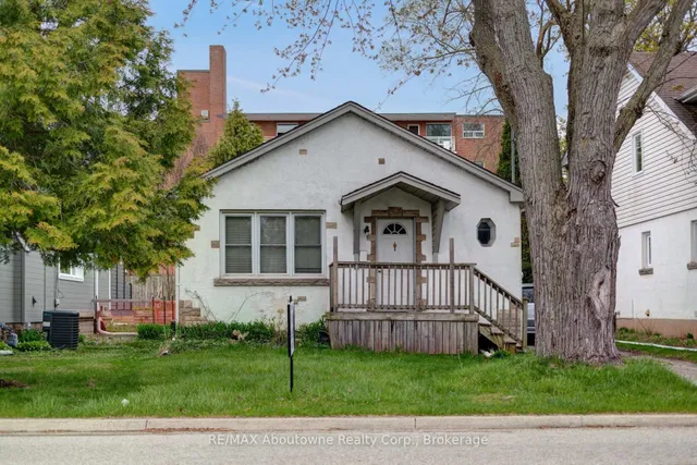469 Woodland Ave