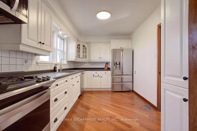 Additional image 9 of 2297 BARCLAY Rd