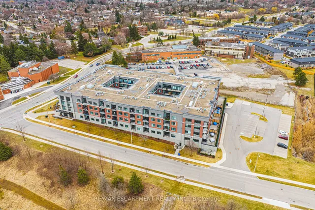 Additional image 26 of 1 Redfern Ave Unit 215