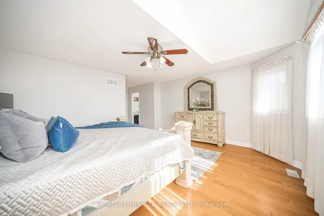 Additional image 38 of 21 National Cres