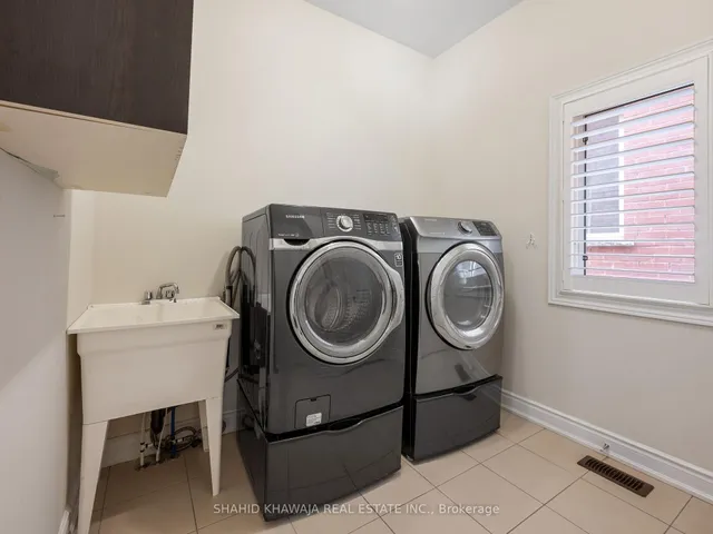 Additional image 20 of 27 Lampman Cres