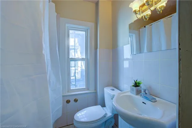 Additional image 17 of 82 Uxbridge Ave