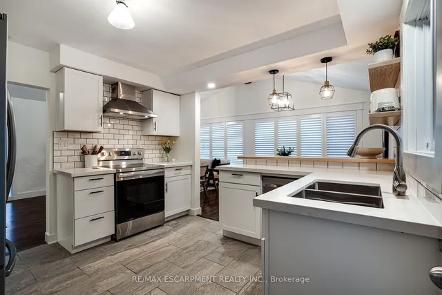 Additional image 25 of 157 LAURIER Ave