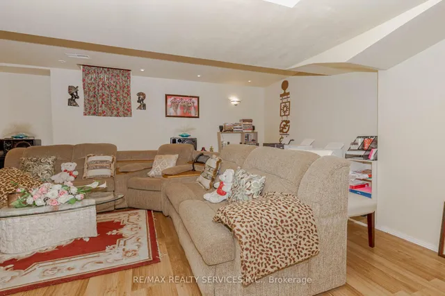 Additional image 40 of 66 Viceroy Cres