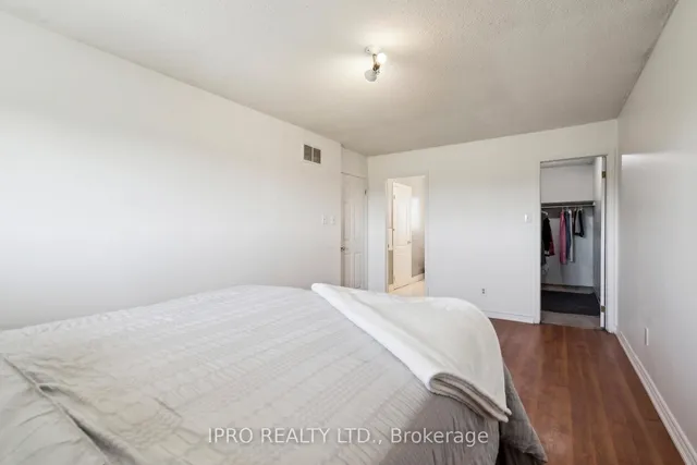 Additional image 22 of 15 Fallen Oak Crt