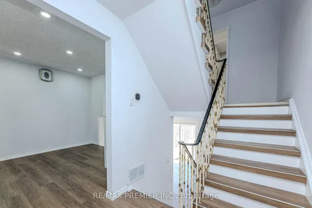 Additional image 4 of 2012 Martin Grove Rd Unit 48