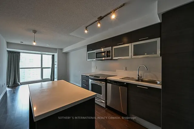 Additional image 5 of 386 Yonge St Unit 1021