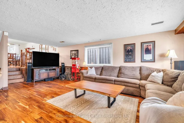 Additional image 15 of 121 Martinglen Cres