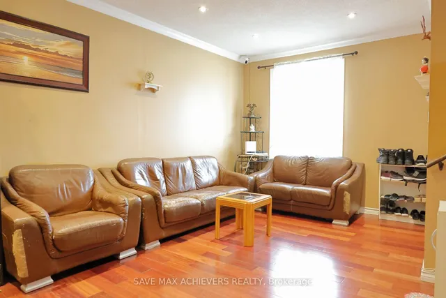 Additional image 7 of 1820 Dundas St