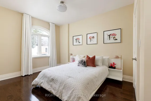 Additional image 40 of 8 Rutherglen Rd