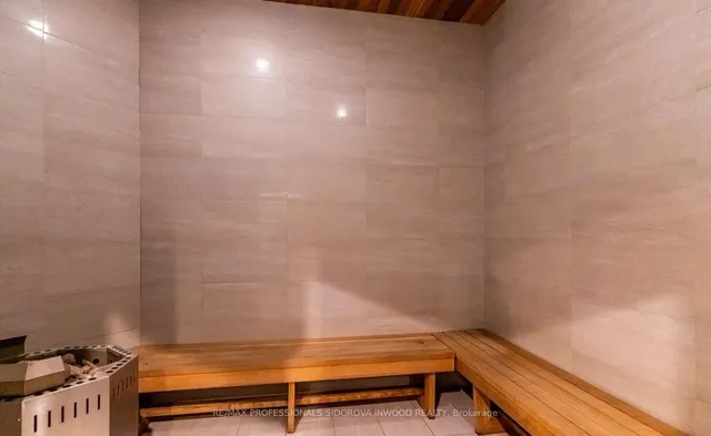 Additional image 31 of 460 Adelaide St Unit 102