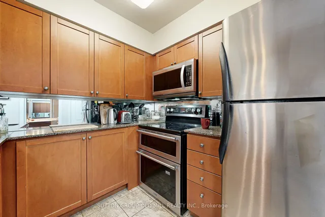 Additional image 6 of 2119 Lakeshore Blvd Unit GR07