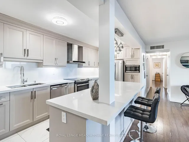 Additional image 8 of 61 Richview Rd Unit 406