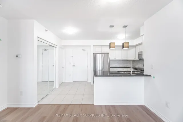 Additional image 15 of 70 baycliffe Cres Unit 408