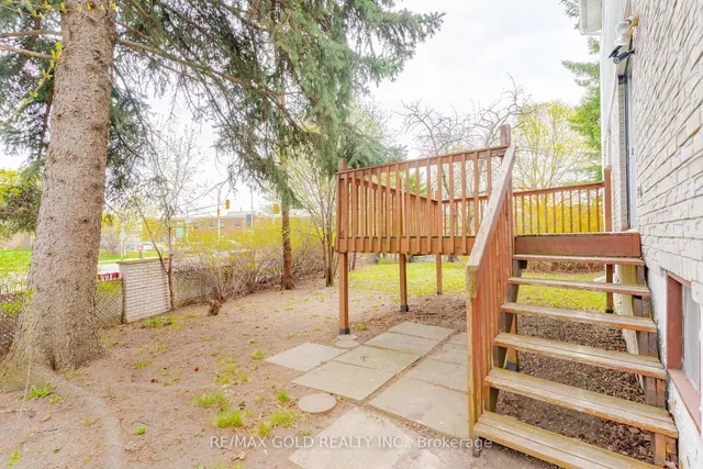 Additional image 38 of 76 Mayfair Cres