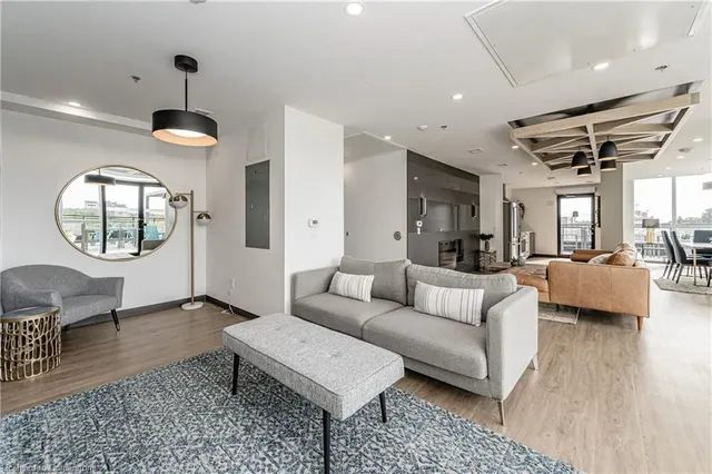 Additional image 36 of 60 Charles Street West Unit 1104