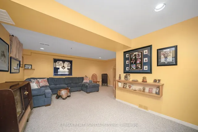 Additional image 43 of 72 Carisbrooke Crt