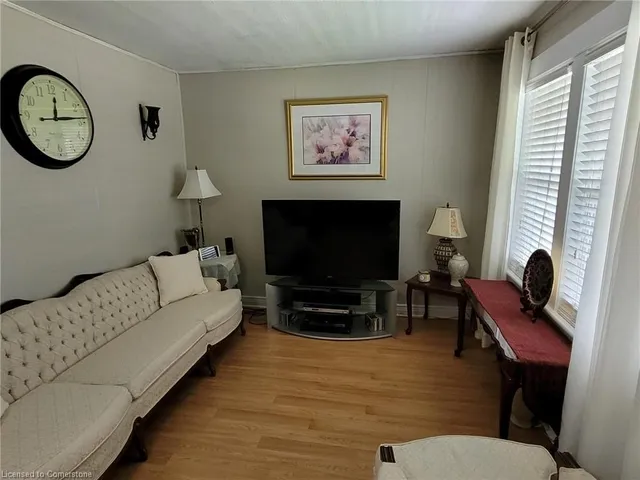 Additional image 30 of 2 Craigroyston Rd