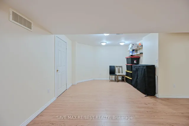Additional image 42 of 29 Baccarat Cres