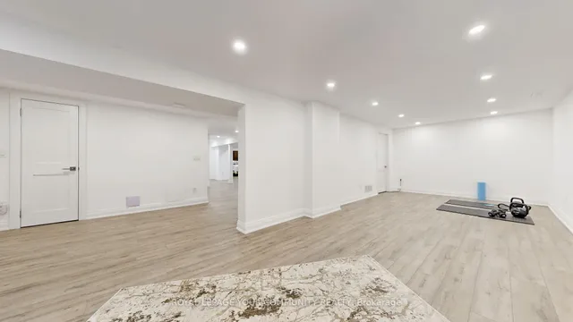 Additional image 38 of 33 Cloebury Crt