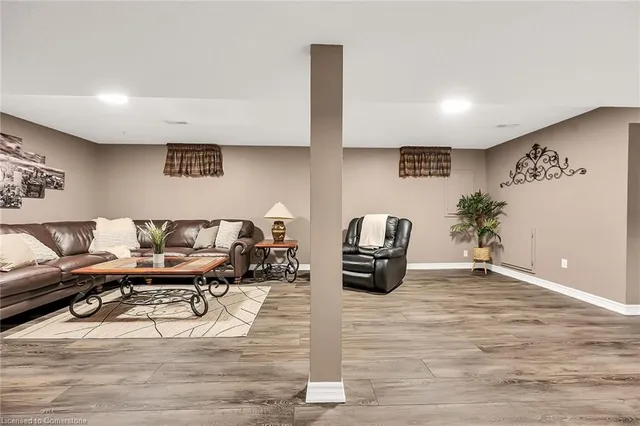 Additional image 34 of 58 Hillgarden Dr