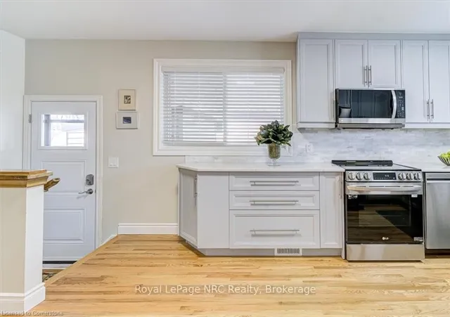 Additional image 14 of 6 Lilacside Dr