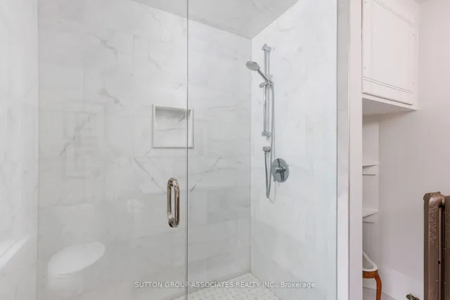 Additional image 18 of 38 Howland Ave