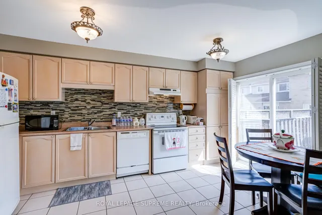 Additional image 10 of 1063 Wallbrook Cres