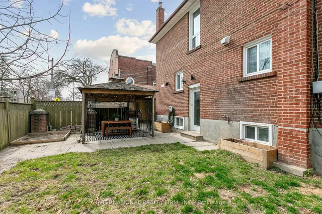 Additional image 41 of 50 Denison Ave