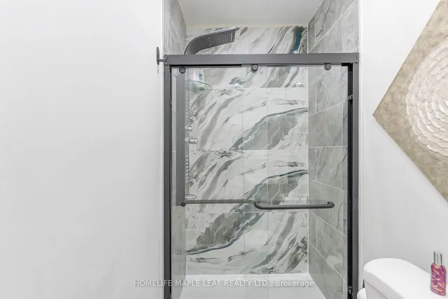 Additional image 22 of 292 Woodward Ave