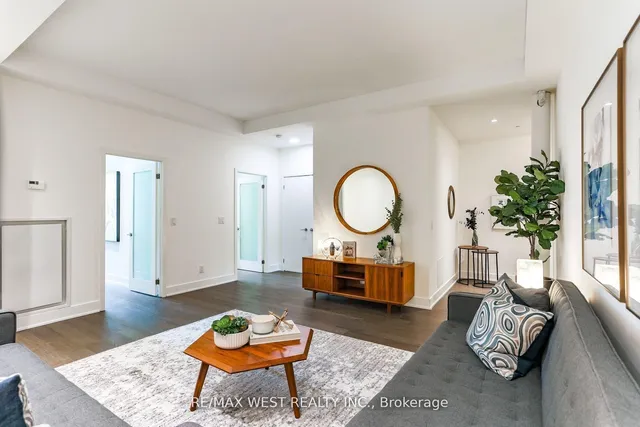 Additional image 7 of 508 Wellington St Unit TH02