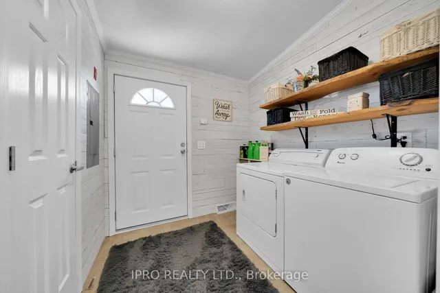 Additional image 30 of 23 MacPherson Cres