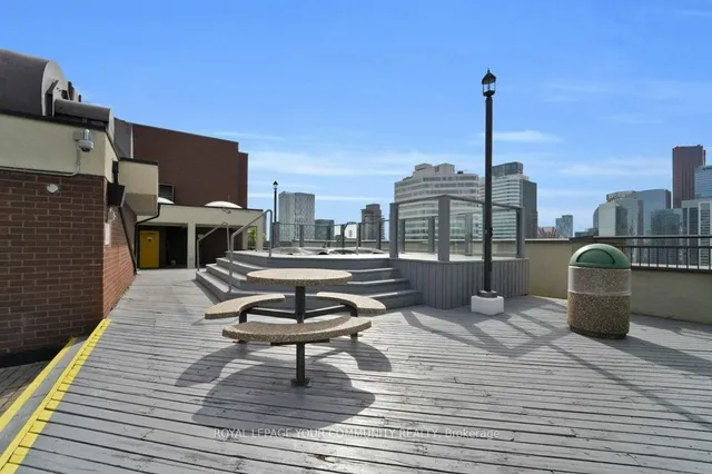 Additional image 32 of 633 Bay St Unit 2512