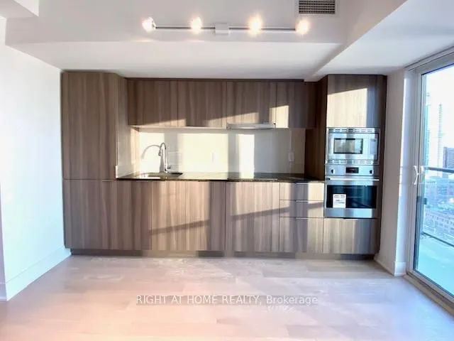 Additional image 5 of 955 Bay St Unit 2702