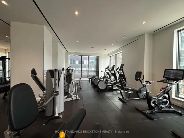 Additional image 24 of 39 Roehampton Ave Unit 609