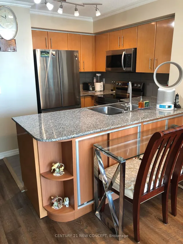 Additional image 5 of 16 Yonge St Unit 1310