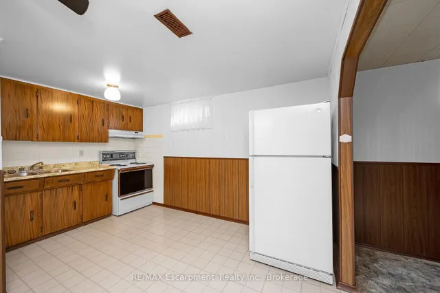 Additional image 19 of 249 Montmorency Dr