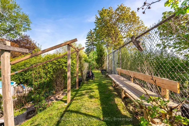 Additional image 46 of 52 Lorraine Cres