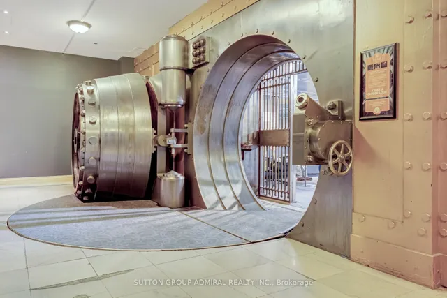 Additional image 18 of 1 King St Unit 1009