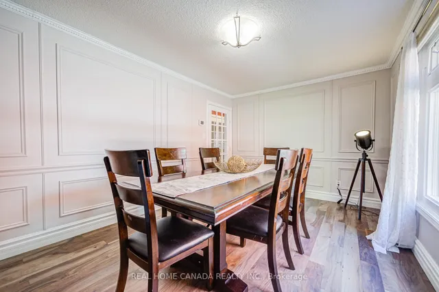 Additional image 13 of 2735 Kingsway Dr