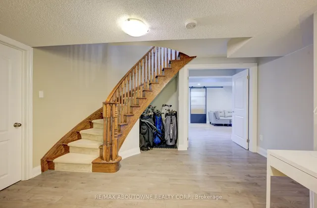 Additional image 27 of 1521 Craigleith Rd