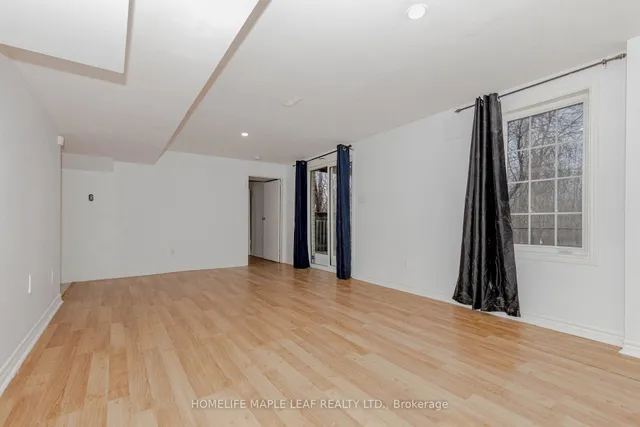 Additional image 29 of 72 Dunvegan Cres