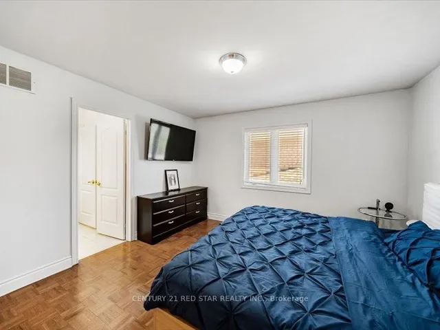 Additional image 27 of 31 Eiffel Blvd